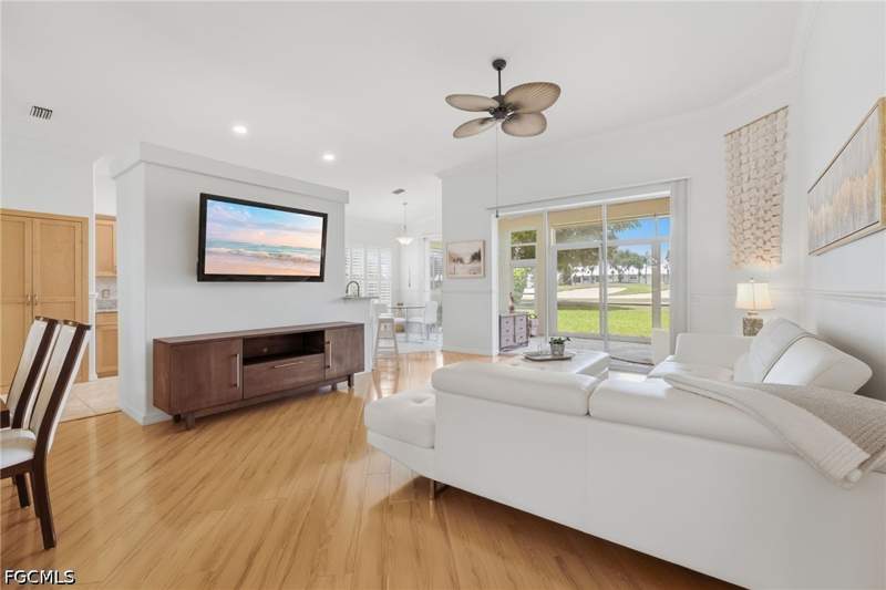 3 bedroom SingleFamilyResidence at 14846 Crescent Cove Dr, Crescent Cove, Fort Myers — photo 4