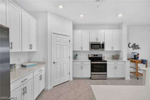 12051 Santaluz Dr 201, Fort Myers FL - photo 10 of 39
