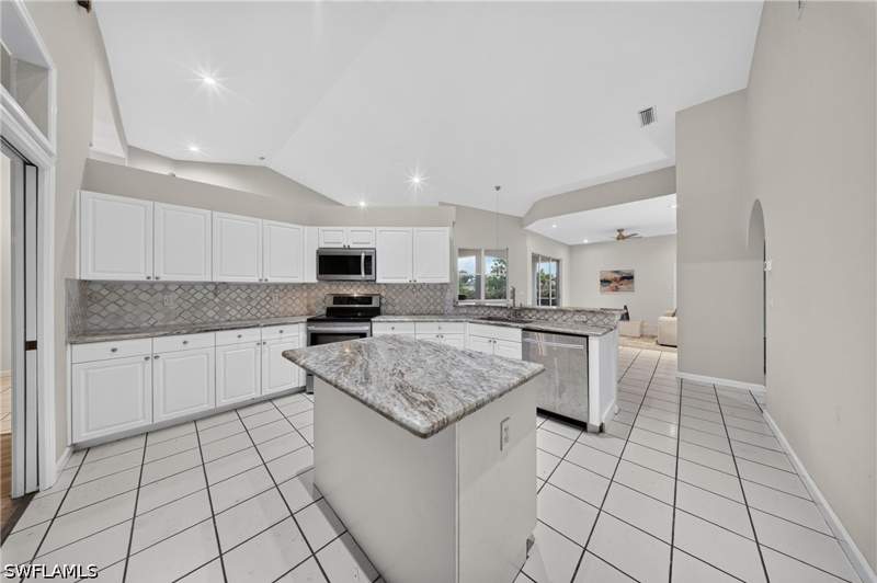 4 bedroom SingleFamilyResidence at 2628 White Cedar Ln, Orchards, Naples — photo 3