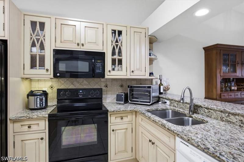 3 bedroom Condominium at 905 New Waterford Dr 204, New Waterford, Naples — photo 4