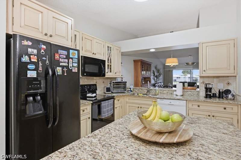 3 bedroom Condominium at 905 New Waterford Dr 204, New Waterford, Naples — photo 5