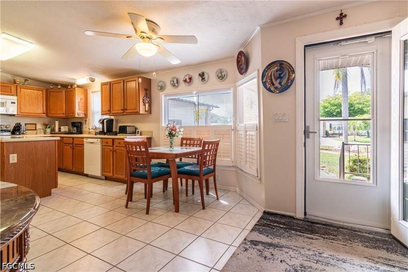 2 bedroom ManufacturedHome at 19876 Frenchmans Ct, Pine Lakes Country Club, North Fort Myers — photo 3