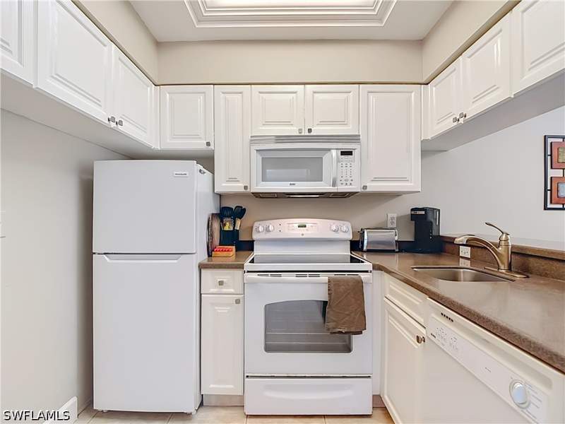 2 bedroom Condominium at 3323 Olympic Dr 716, World Tennis Center, Naples — photo 5