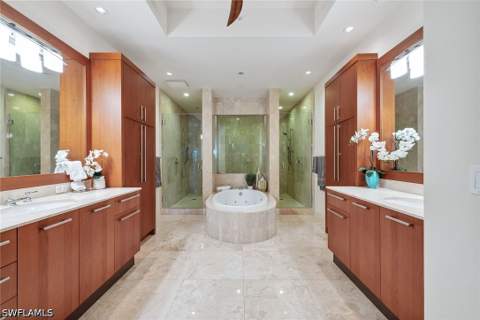 13675 Vanderbilt Dr 1105, Naples FL - photo 18 of 27