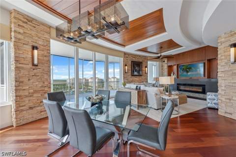 13675 Vanderbilt Dr 1105, Naples FL - photo 9 of 27