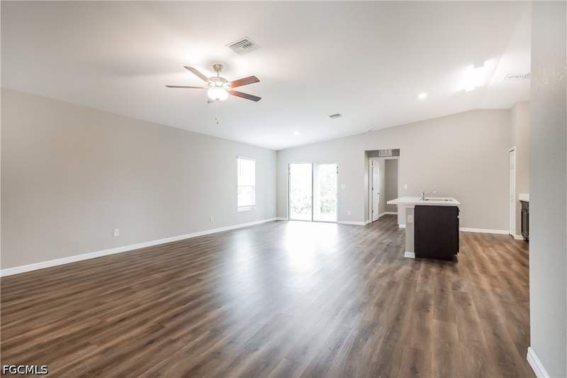 4 bedroom SingleFamilyResidence at 856 Anchor St E, Lehigh Acres, Lehigh Acres — photo 2