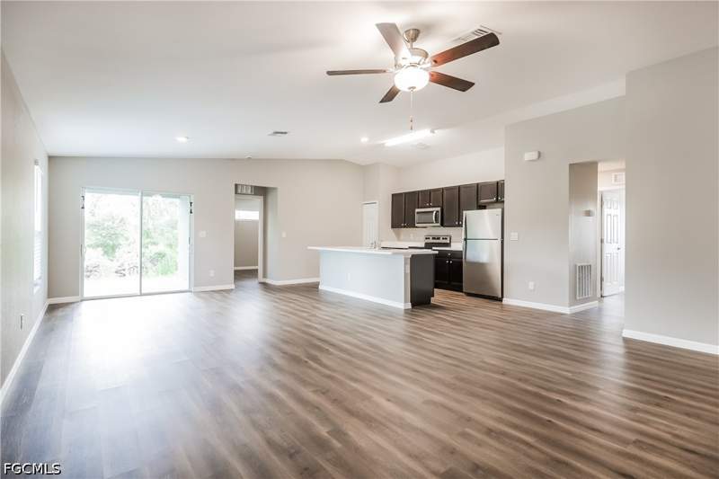 4 bedroom SingleFamilyResidence at 856 Anchor St E, Lehigh Acres, Lehigh Acres — photo 3