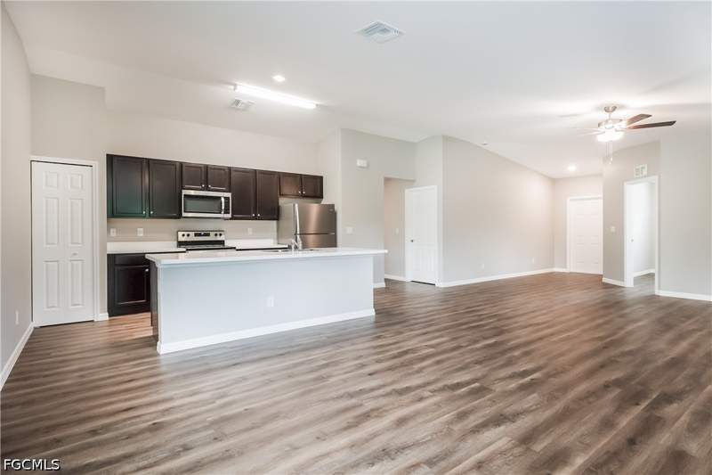 4 bedroom SingleFamilyResidence at 856 Anchor St E, Lehigh Acres, Lehigh Acres — photo 5
