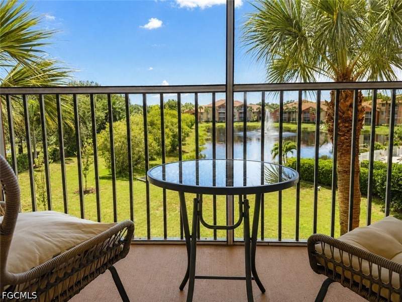 2 bedroom Condominium at 6490 Aragon Way 303, Tuscany Gardens, Fort Myers — photo 2