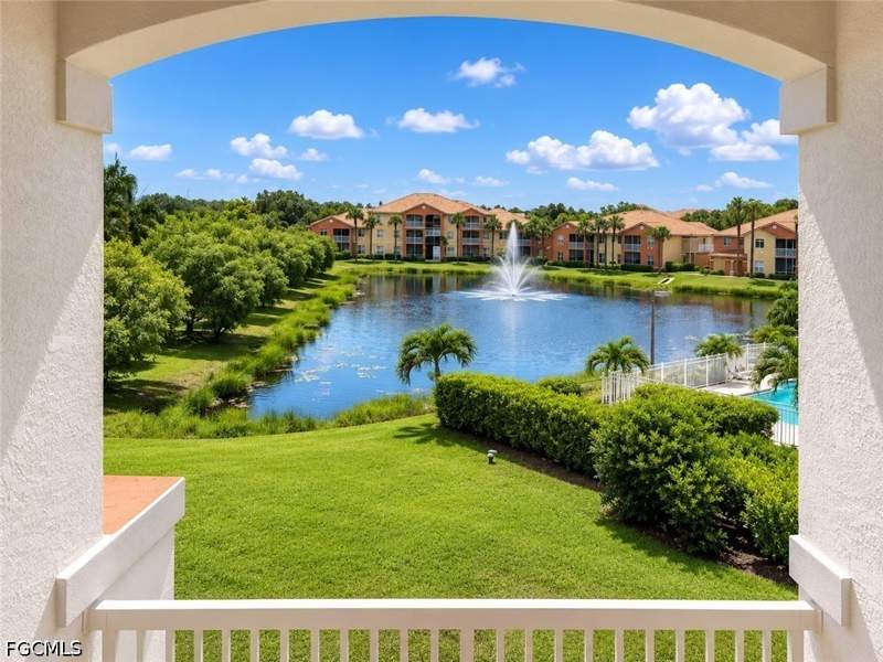 2 bedroom Condominium at 6490 Aragon Way 303, Tuscany Gardens, Fort Myers — photo 3
