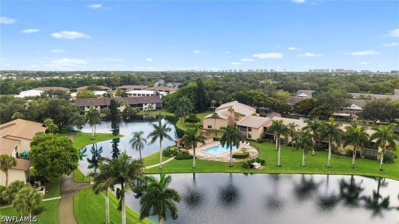 2 bedroom Condominium at 195 Cypress Way E 8, Cypress Gardens, Naples — photo 2