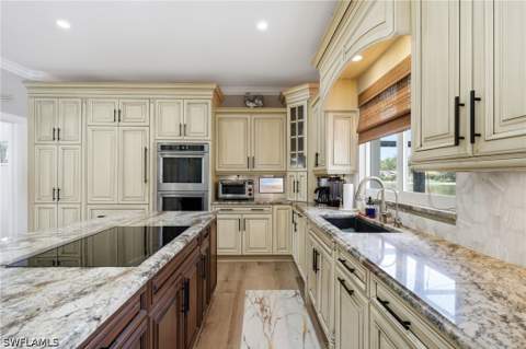 308 Wentworth Ct, Naples FL - photo 10 of 41