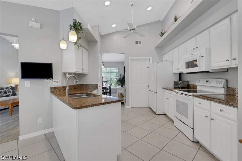 3 bedroom SingleFamilyResidence at 505 Raven Way, Quail Crossing, Naples — photo 4