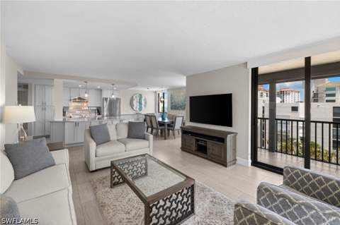 10482 Gulf Shore Dr 251, Naples FL - photo 11 of 46