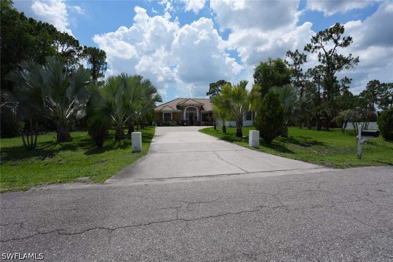4 bedroom SingleFamilyResidence at 219 Columbus Ave, Lehigh Acres, Lehigh Acres — photo 4