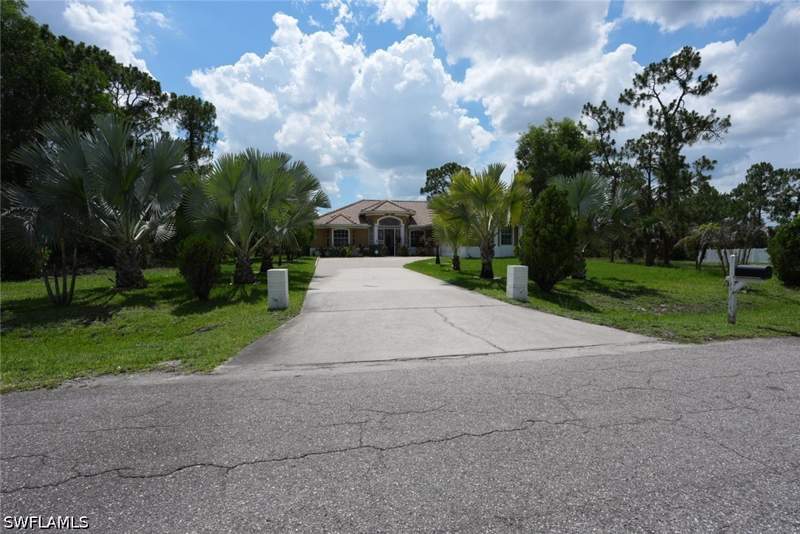 4 bedroom SingleFamilyResidence at 219 Columbus Ave, Lehigh Acres, Lehigh Acres — photo 5