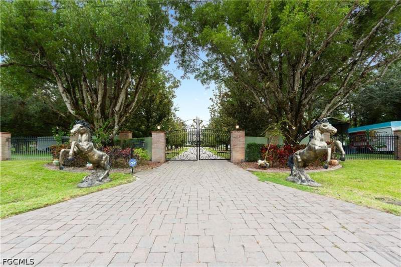 4 bedroom SingleFamilyResidence at 15010 Orange River Rd, Buckingham, Fort Myers — photo 2