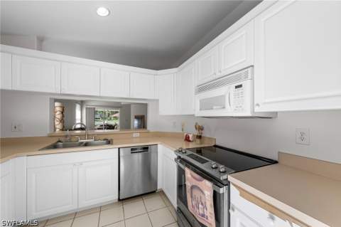14932 Sterling Oaks Dr, Naples FL - photo 16 of 50