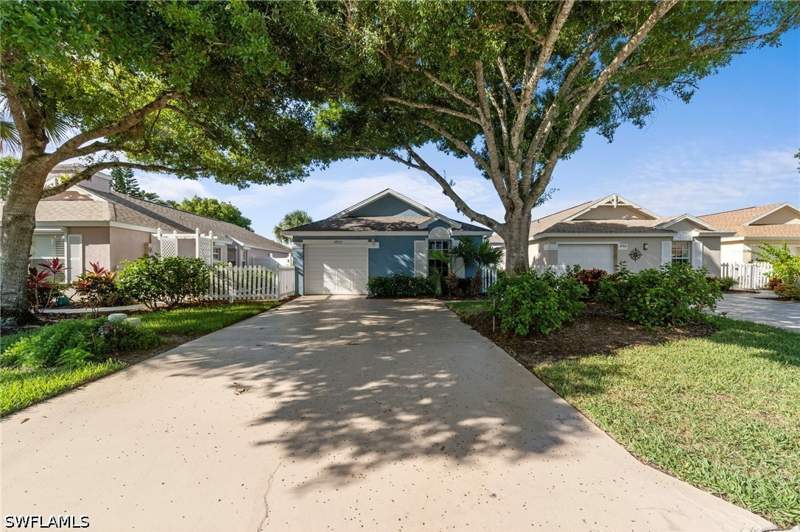 2 bedroom SingleFamilyResidence at 14932 Sterling Oaks Dr, Wildcat Cove, Naples — photo 2
