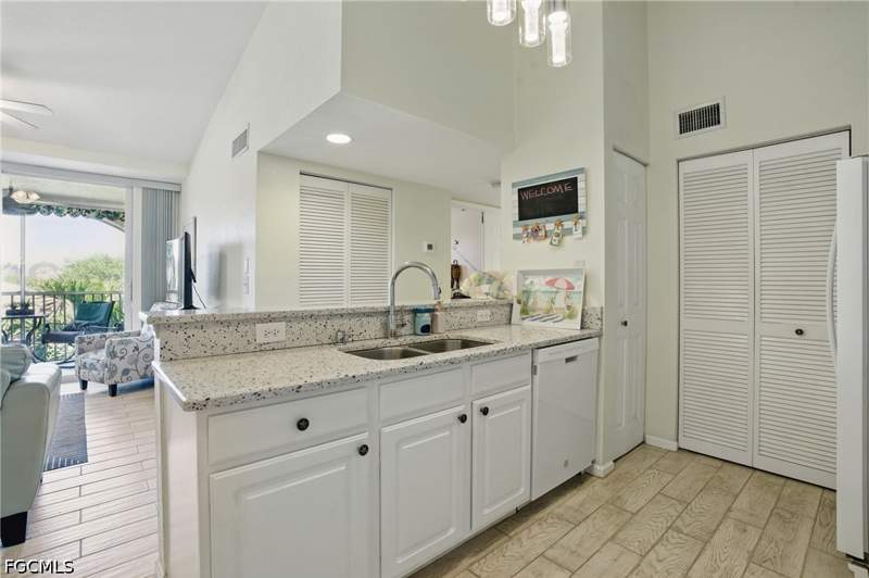 2 bedroom Condominium at 4121 Residence Dr 324, The Residence, Fort Myers — photo 5