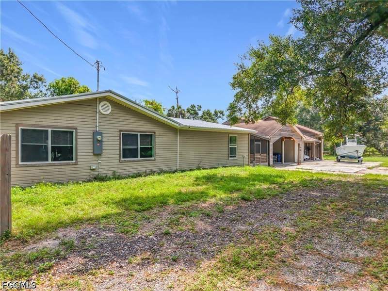 3 bedroom SingleFamilyResidence at 19330 Meredith Rd, North Fort Myers, North Fort Myers — photo 3