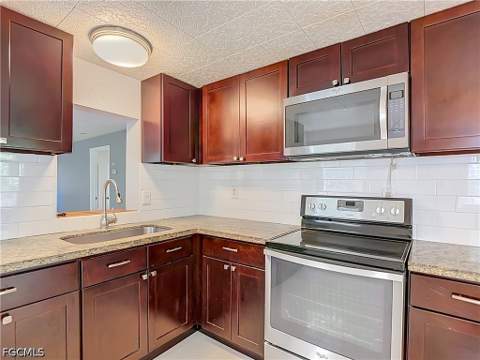 19330 Meredith Rd, North Fort Myers FL - photo 8 of 50