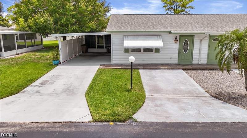 2 bedroom Attached at 11 Desert Candle Cir, Pinewood Condominium, Lehigh Acres — photo 3