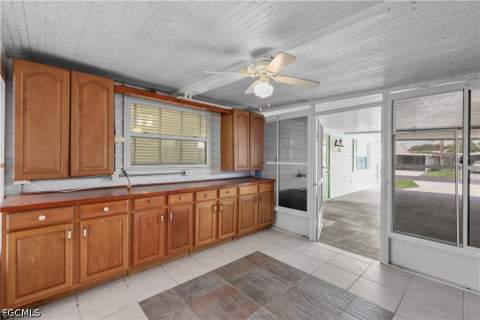 11 Desert Candle Cir, Lehigh Acres FL - photo 7 of 42