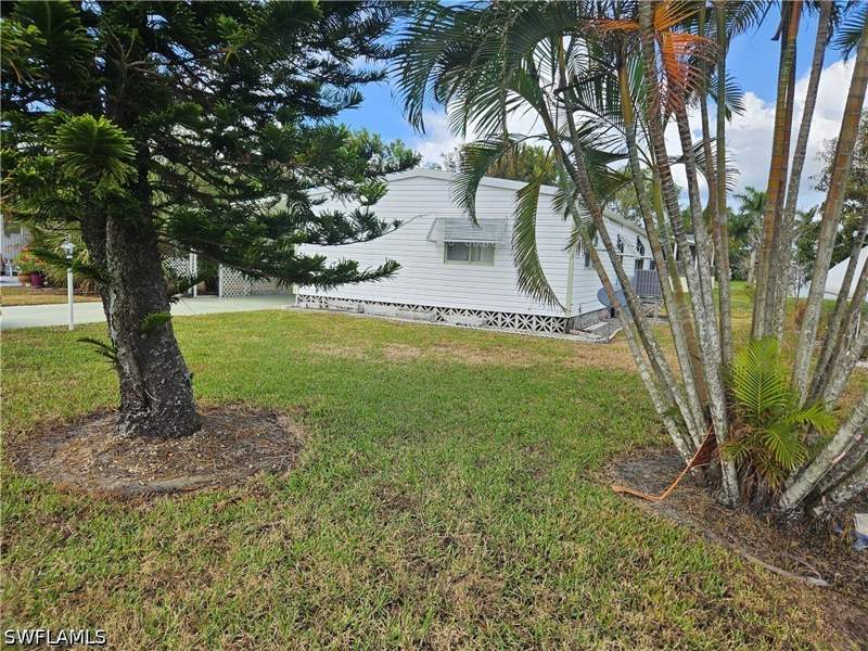 2 bedroom ManufacturedHome at 859 Manatee Rd, Riverwood, Naples — photo 2