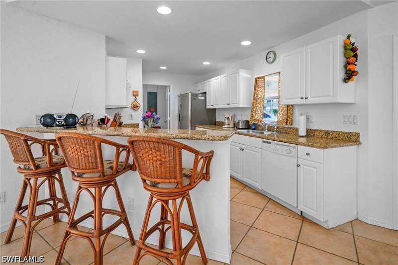 2 bedroom Attached at 2 E Greens Cir, East Greens Land Condo, Lehigh Acres — photo 3