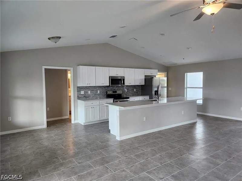 4 bedroom SingleFamilyResidence at 2930 Diplomat Pkwy W, Cape Coral, Cape Coral — photo 2