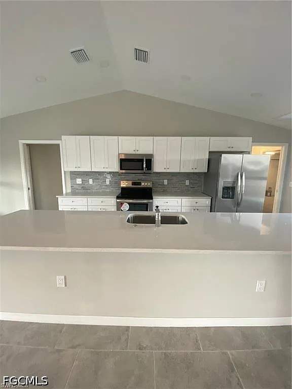 4 bedroom SingleFamilyResidence at 2930 Diplomat Pkwy W, Cape Coral, Cape Coral — photo 4