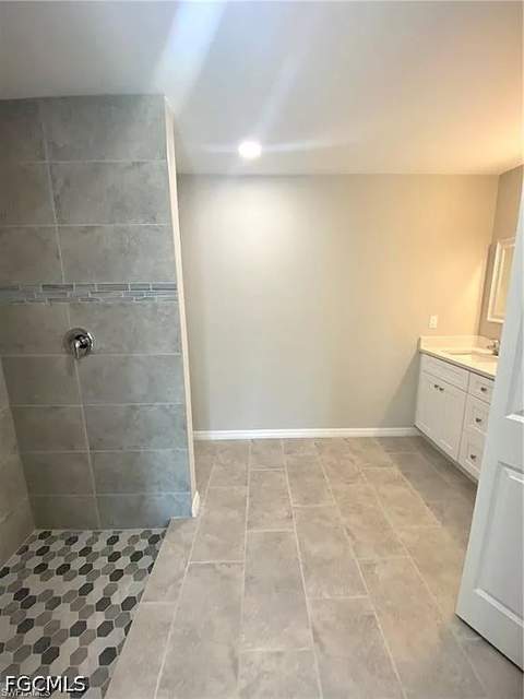 2930 Diplomat Pkwy W, Cape Coral FL - photo 8 of 31