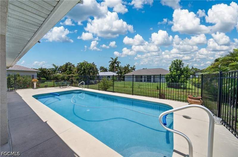 3 bedroom SingleFamilyResidence at 2613 SW 27th St, Cape Coral, Cape Coral — photo 2