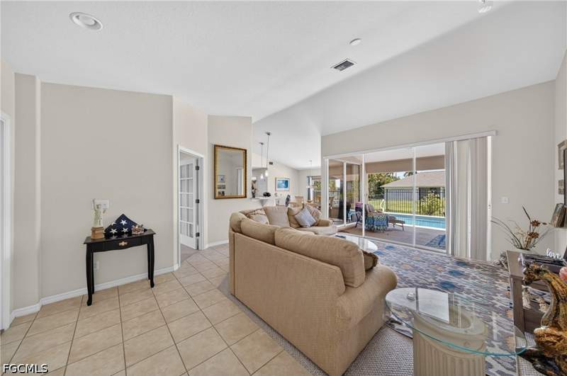 3 bedroom SingleFamilyResidence at 2613 SW 27th St, Cape Coral, Cape Coral — photo 4