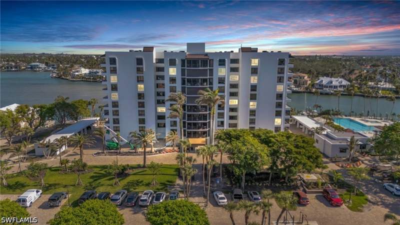 3 bedroom Condominium at 2400 Gulf Shore Blvd N 603, Admiralty Point, Naples — photo 2