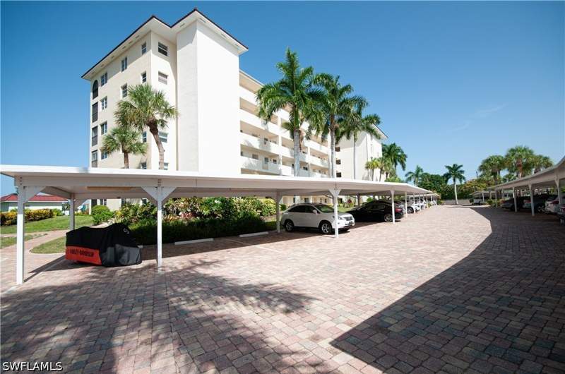 2 bedroom Condominium at 21 High Point Cir E 305, High Point Country Club, Naples — photo 4