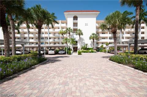 21 High Point Cir E 305, Naples FL - photo 6 of 49