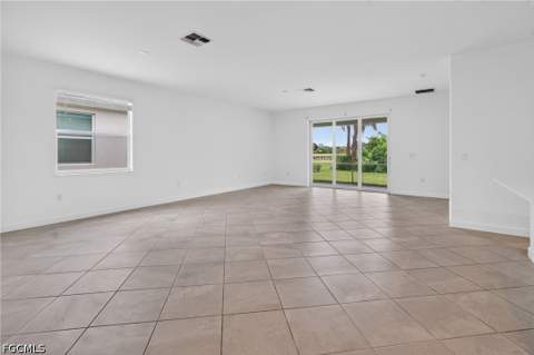 9156 Leatherwood Loop, Lehigh Acres FL - photo 10 of 35