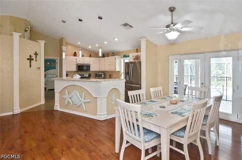 18674 Spruce Dr E, Fort Myers FL - photo 6 of 31