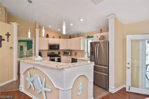 18674 Spruce Dr E, Fort Myers FL - photo 7 of 31