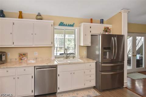 18674 Spruce Dr E, Fort Myers FL - photo 9 of 31