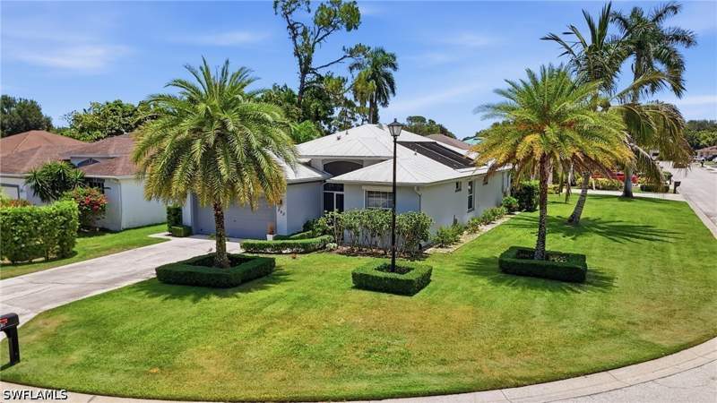 2 bedroom SingleFamilyResidence at 295 Stanhope Cir, Maplewood, Naples — photo 5