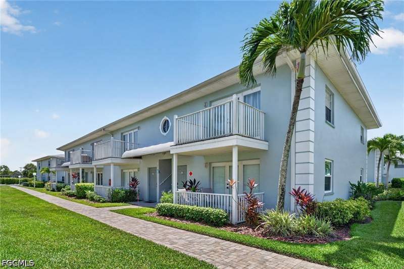 2 bedroom Condominium at 3340 N Key Dr 7, Palms At Waters Edge, North Fort Myers — photo 2
