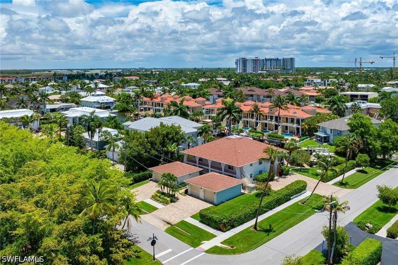 2 bedroom Condominium at 1435 Blue Point Ave 1435, Oyster Bay Manor, Naples — photo 3