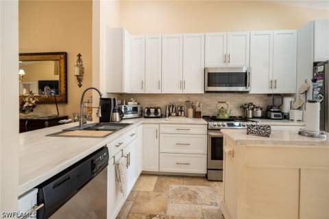 5205 Whitten Dr 57, Naples FL - photo 13 of 46