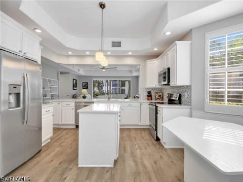 4758 Stratford Ct 1302, Naples FL - photo 6 of 32