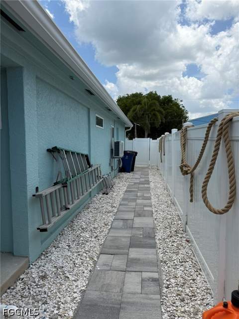 243 Estrellita Dr, Fort Myers Beach FL - photo 17 of 50