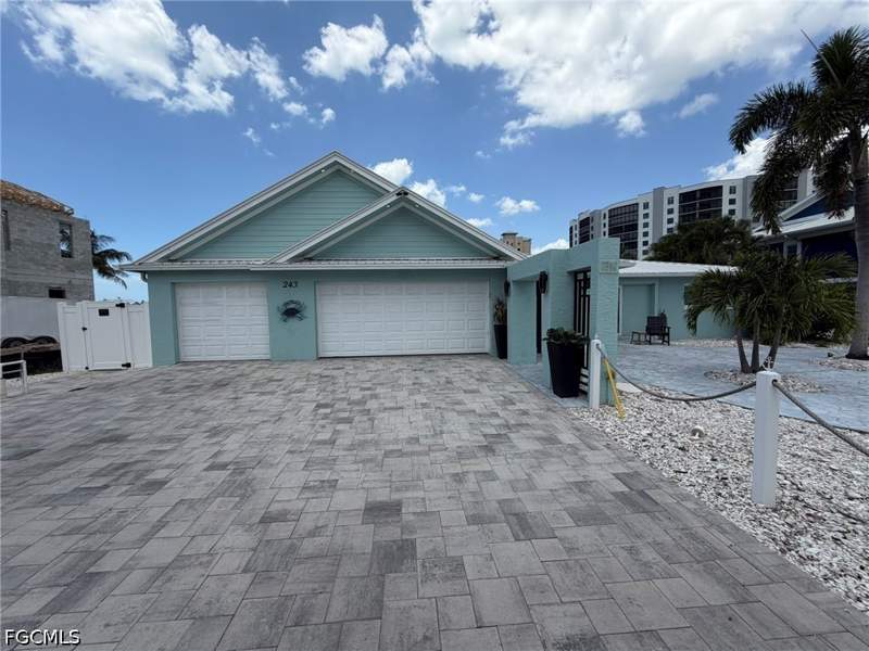 3 bedroom SingleFamilyResidence at 243 Estrellita Dr, Laguna Shores, Fort Myers Beach — photo 3