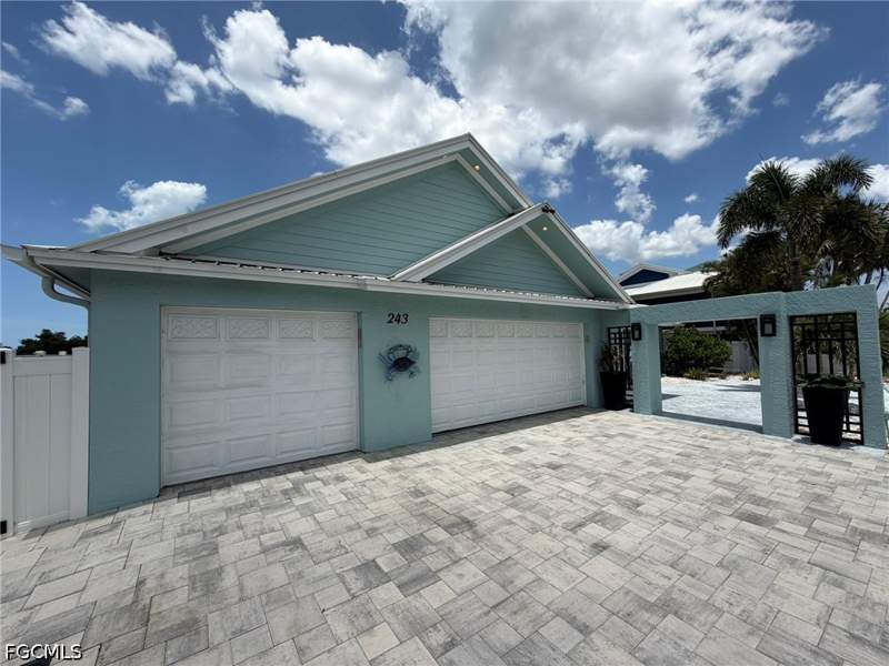 3 bedroom SingleFamilyResidence at 243 Estrellita Dr, Laguna Shores, Fort Myers Beach — photo 4